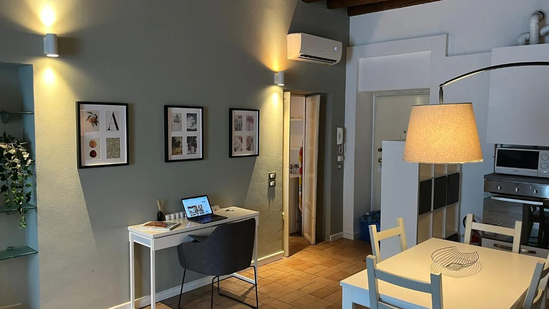 Navigli Darsena - Luxury Apartment With Balcony Milan